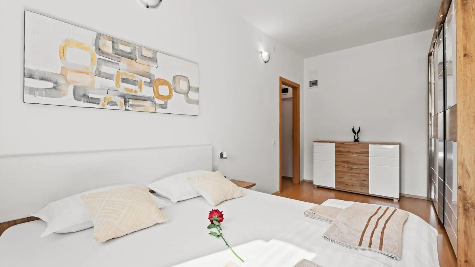 Kristijan & Jelena - Pool, Jacuzzi, Playground Apartment Vodnjan
