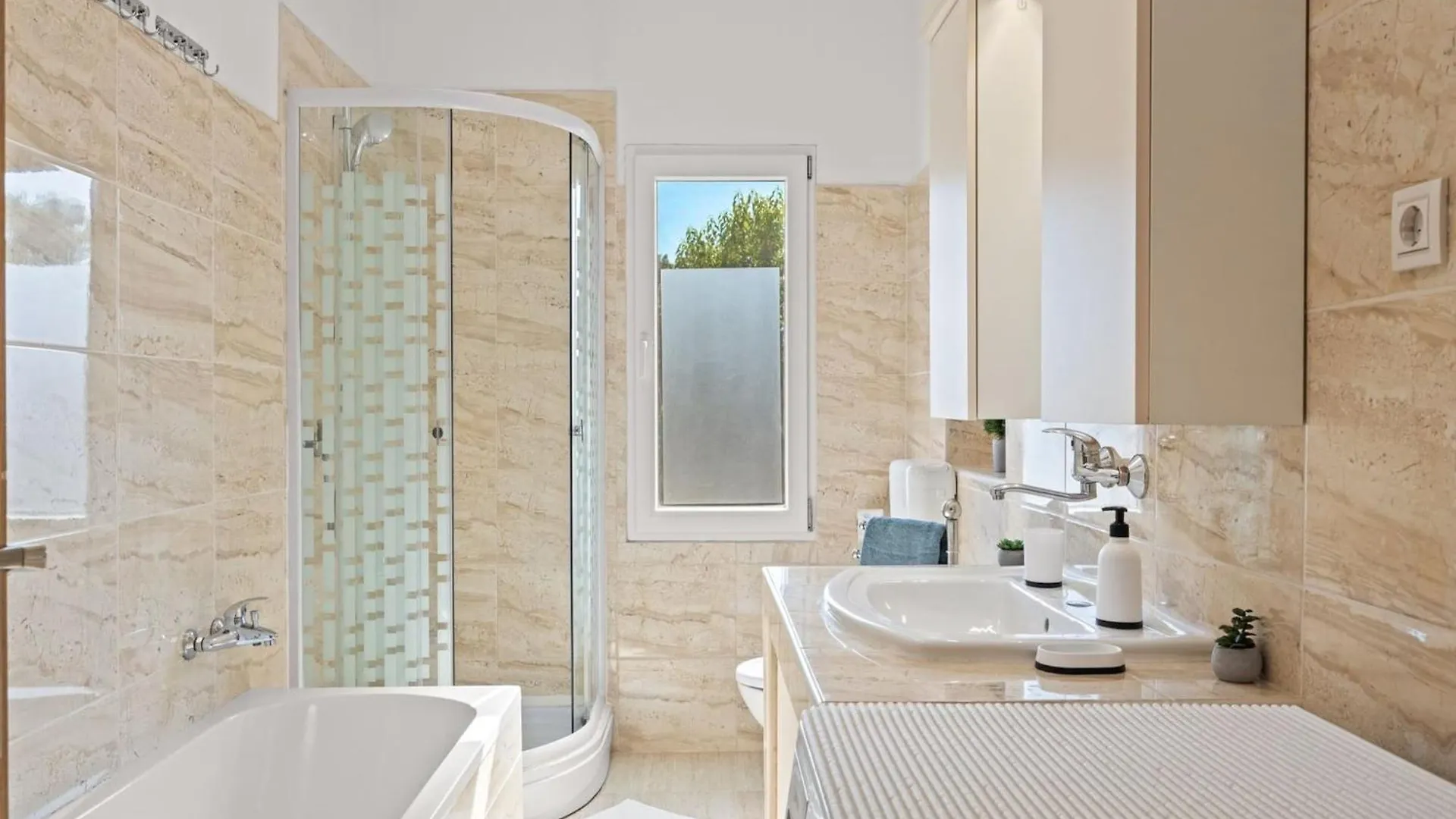 Kristijan & Jelena - Pool, Jacuzzi, Playground Apartment Vodnjan 0*,  Croatia